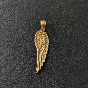 10k Gold Wing Pendant